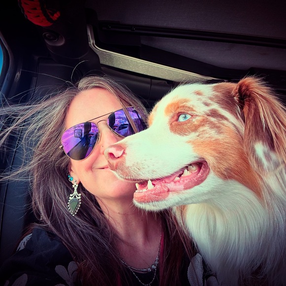 Meet your Posher, Jessica - Picture 1 of 1